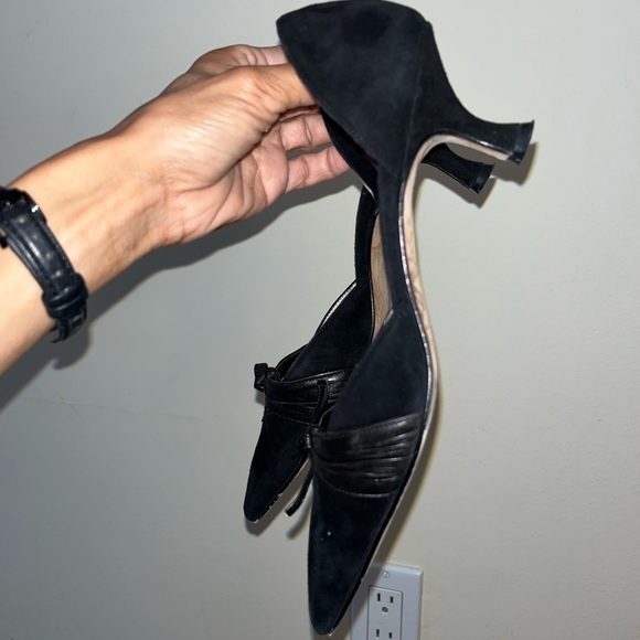 SOLD - Manolo Blahnik D’Orsay kitten heel pumps - Picture 6 of 6